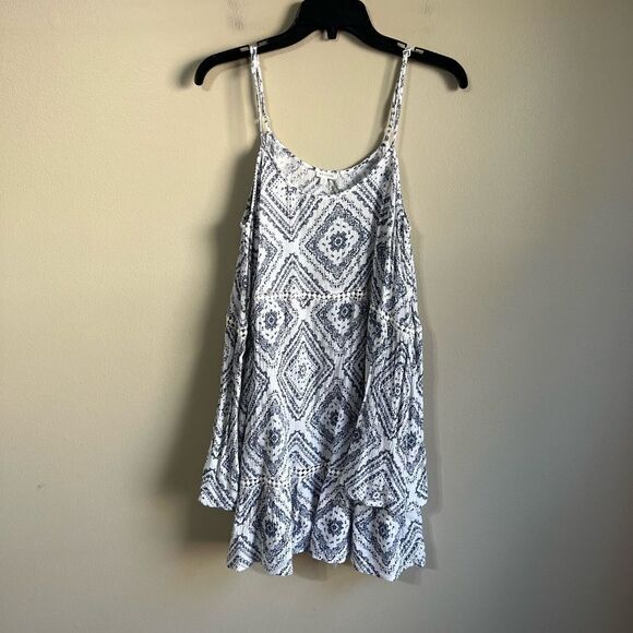 En crème medium cold shoulder dress - Picture 1 of 4